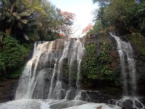 The wide curtain of Hinulugang Taktak falls, Antipolo