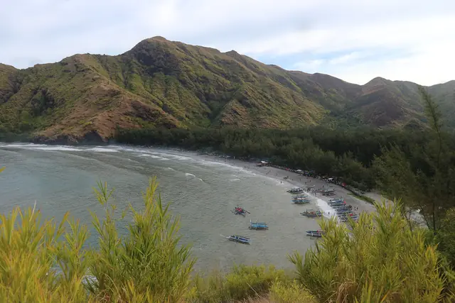 Anawangin Cove between the Zambales hills